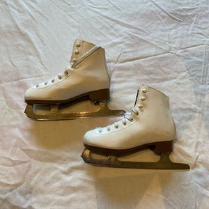 Ice Skates Youth or Girls DBX brand sz 1